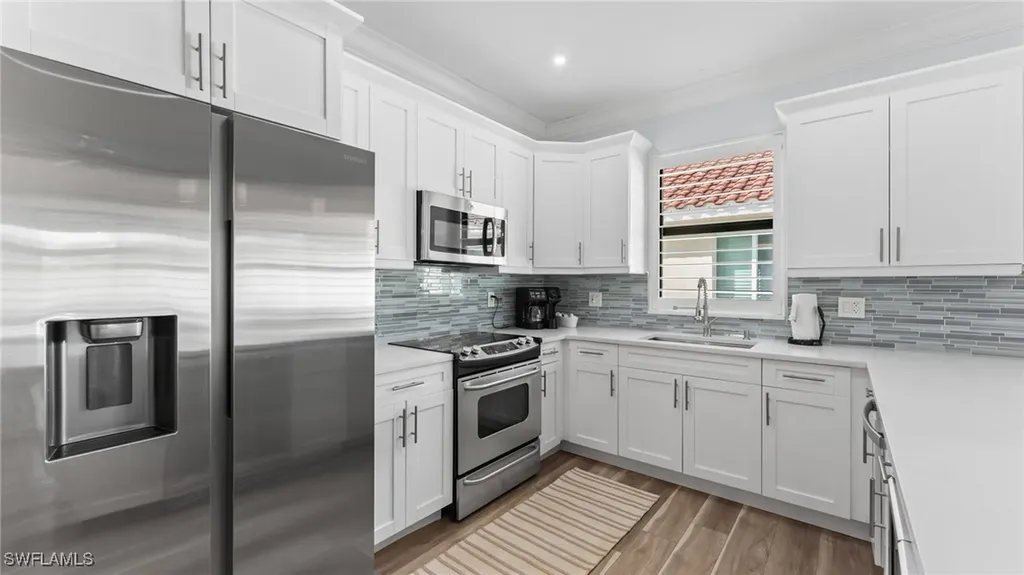 561 94th Avenue N Naples FL 34108