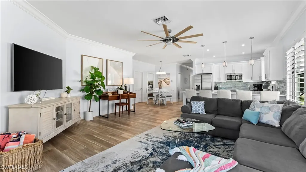 561 94th Avenue N Naples FL 34108