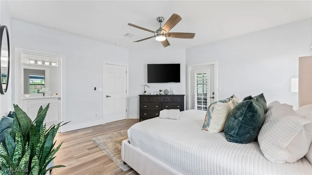 561 94th Avenue N Naples FL 34108