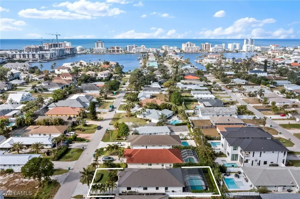 561 94th Avenue N Naples FL 34108