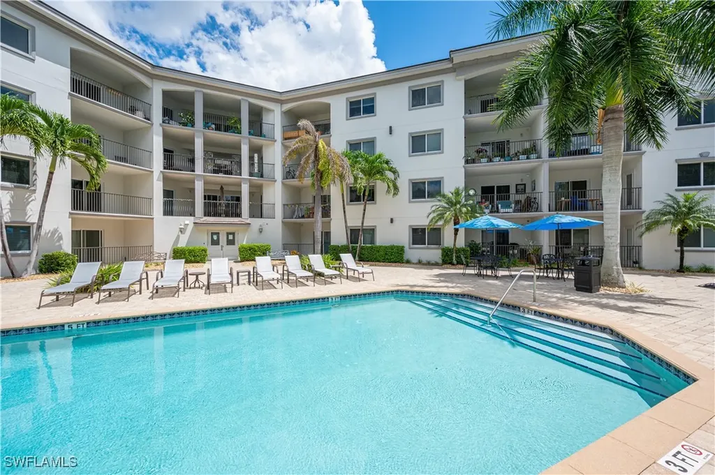 1100 Pine Ridge Road Naples FL 34108