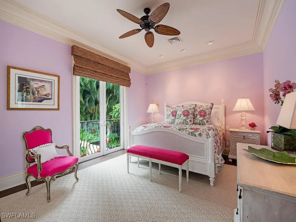 2070 Gordon Drive Naples FL 34102