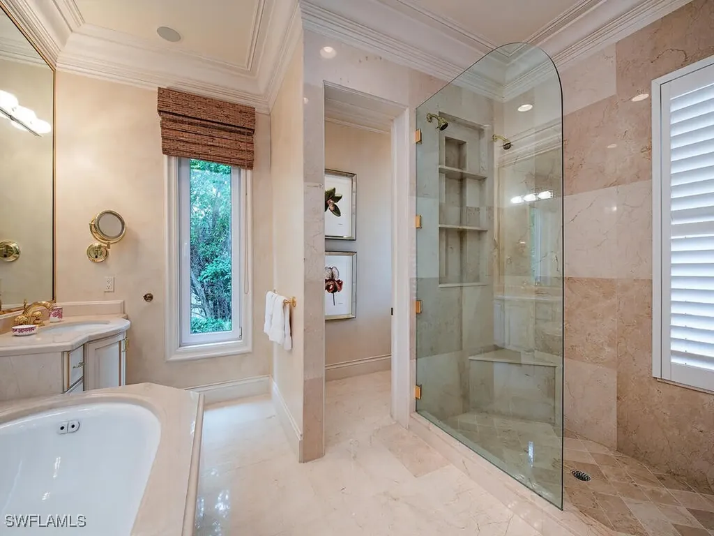 2070 Gordon Drive Naples FL 34102