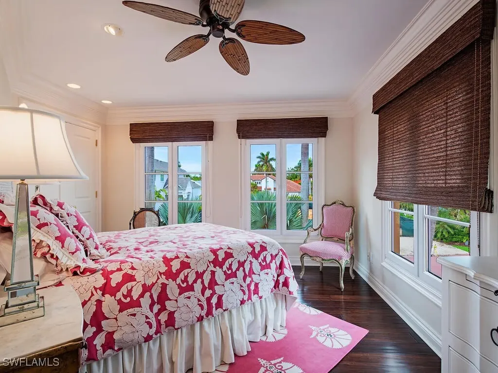 2070 Gordon Drive Naples FL 34102