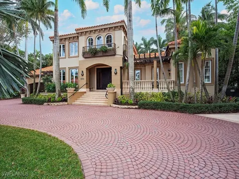 2070 Gordon Drive Naples FL 34102