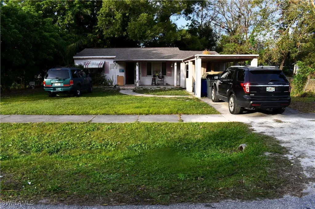 4411 Poinsettia Street Fort Myers FL 33905