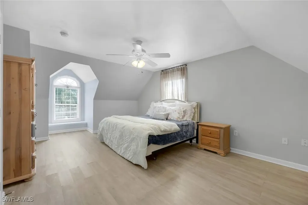 350 Leawood Circle Naples FL 34104