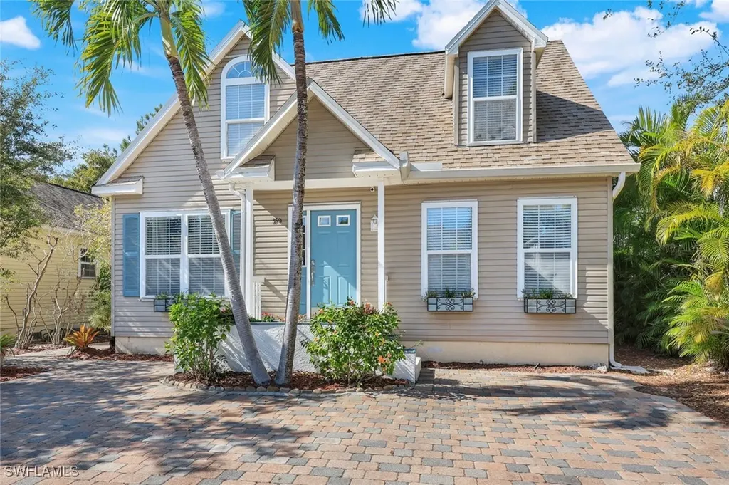 350 Leawood Circle Naples FL 34104