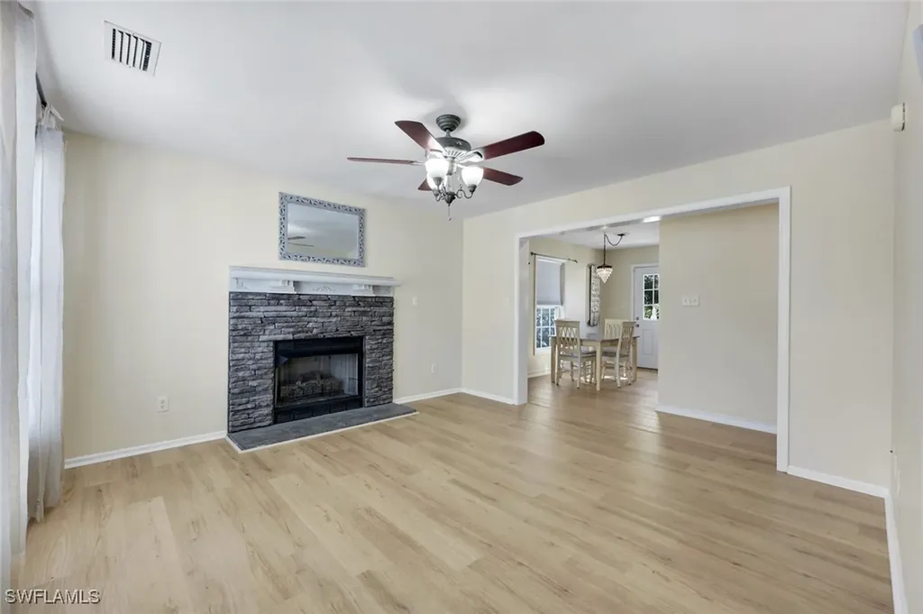 350 Leawood Circle Naples FL 34104