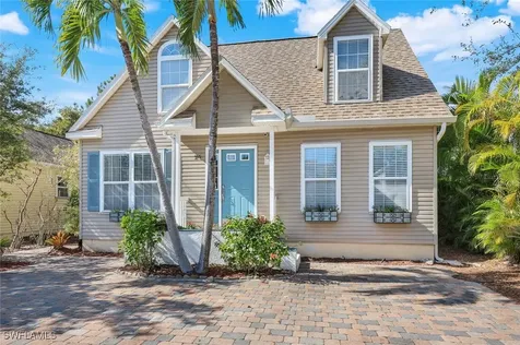 350 Leawood Circle Naples FL 34104