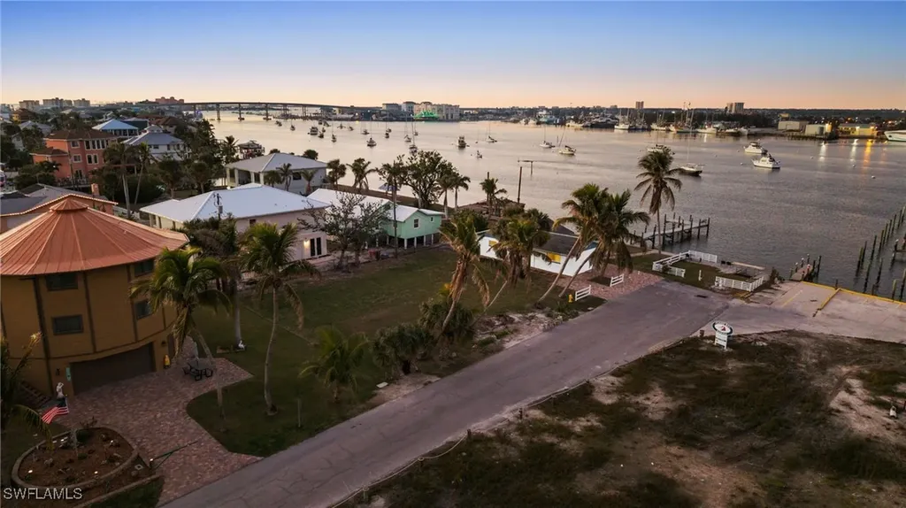 293 Pearl Street Fort Myers Beach FL 33931