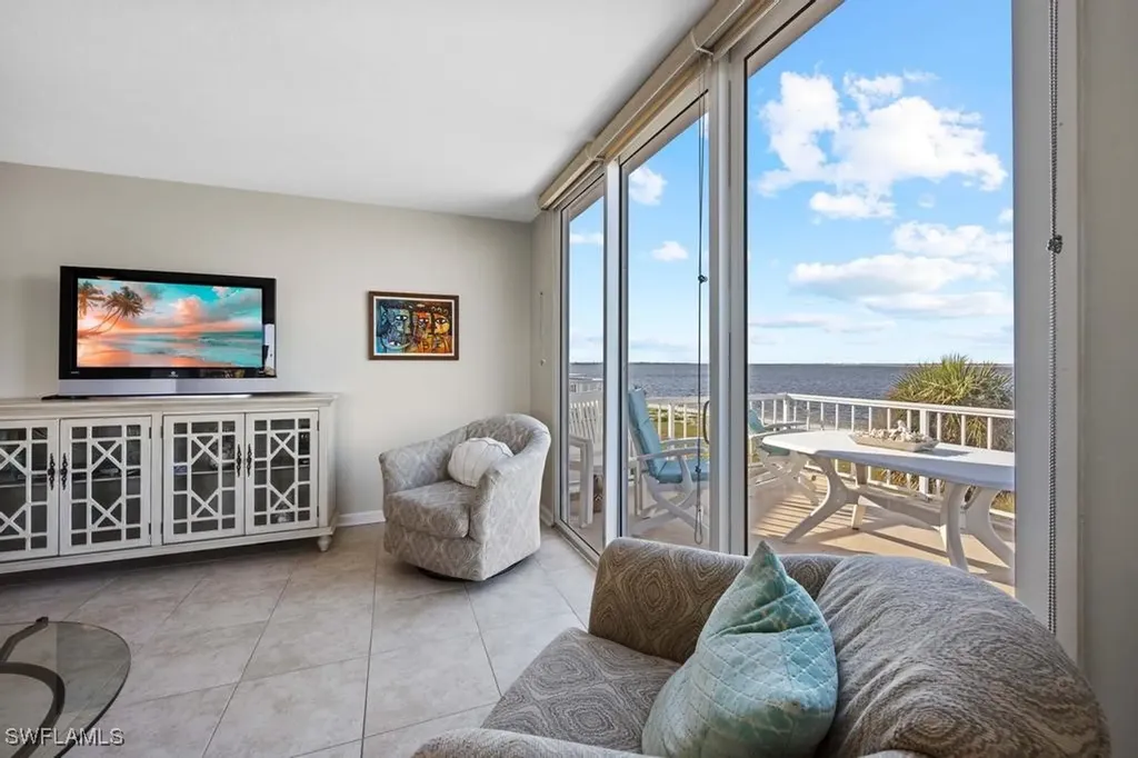 200 Periwinkle Way Sanibel FL 33957