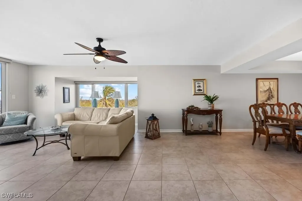 200 Periwinkle Way Sanibel FL 33957