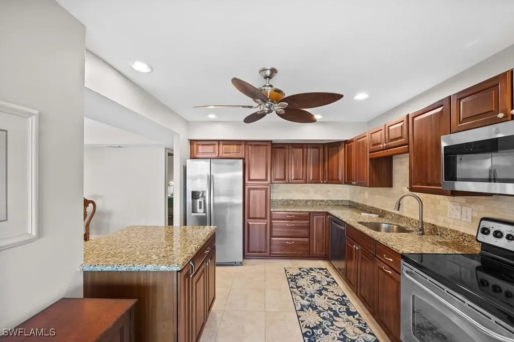 200 Periwinkle Way Sanibel FL 33957
