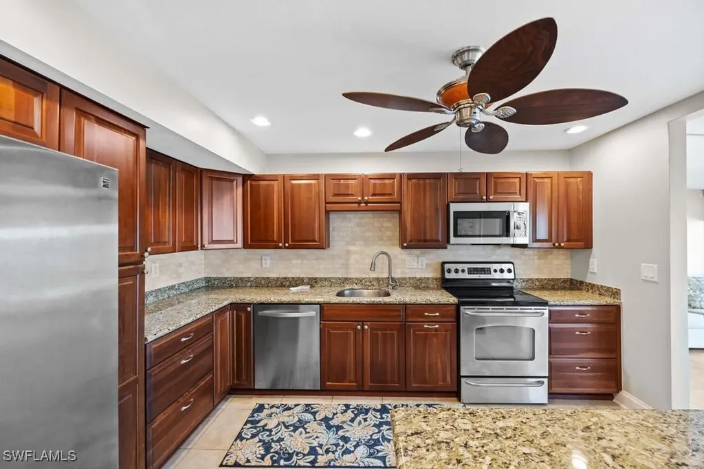 200 Periwinkle Way Sanibel FL 33957