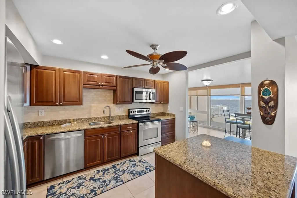 200 Periwinkle Way Sanibel FL 33957