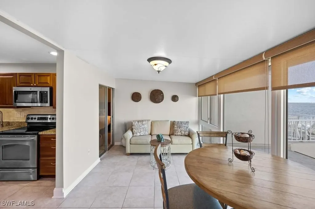 200 Periwinkle Way Sanibel FL 33957