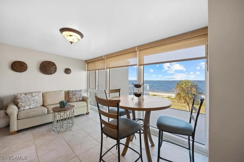 200 Periwinkle Way Sanibel FL 33957