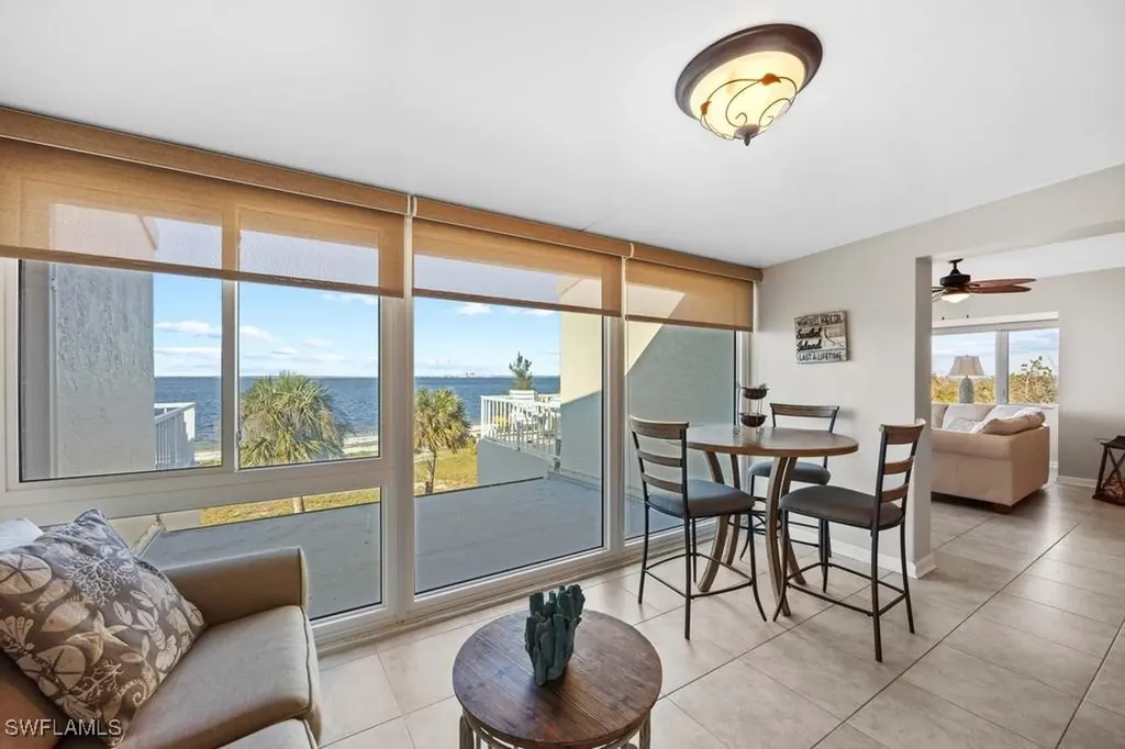 200 Periwinkle Way Sanibel FL 33957