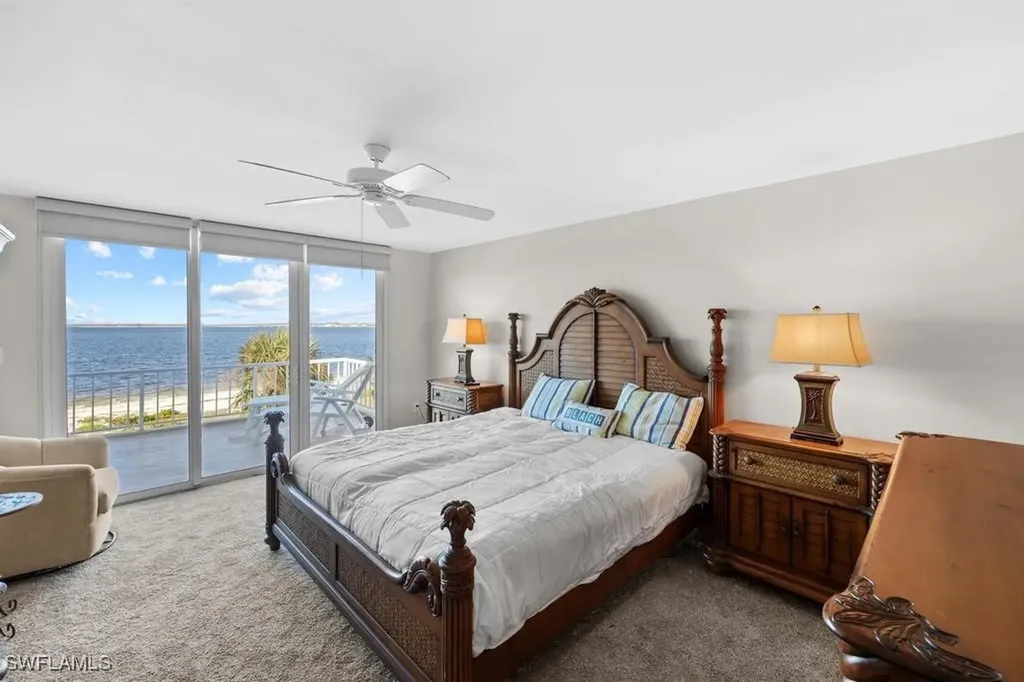 200 Periwinkle Way Sanibel FL 33957