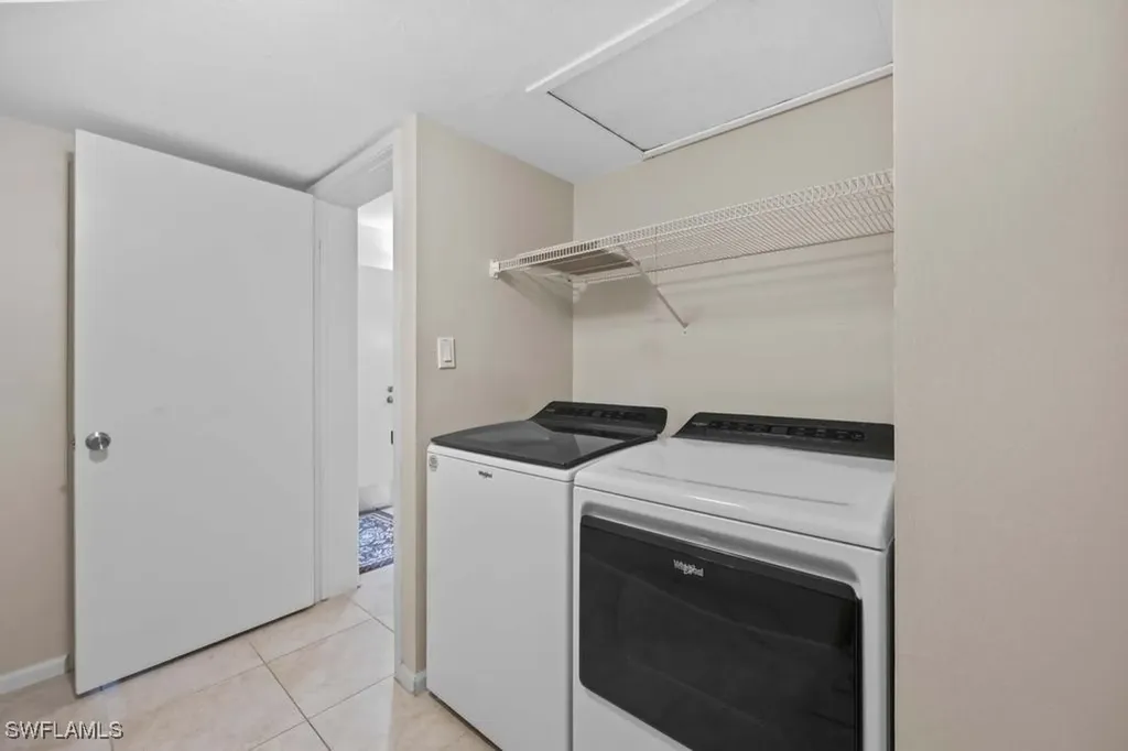 200 Periwinkle Way Sanibel FL 33957