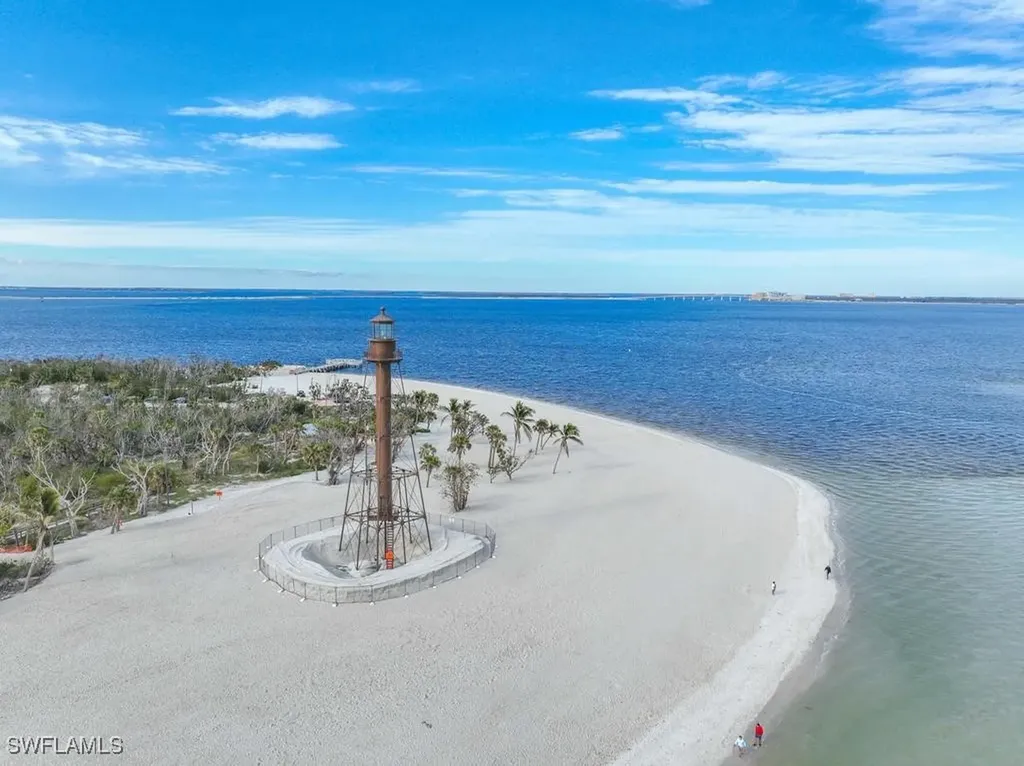 200 Periwinkle Way Sanibel FL 33957