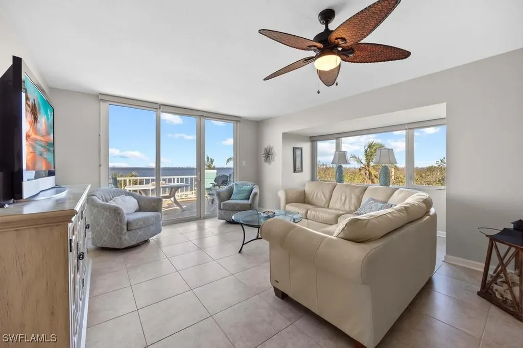 200 Periwinkle Way Sanibel FL 33957