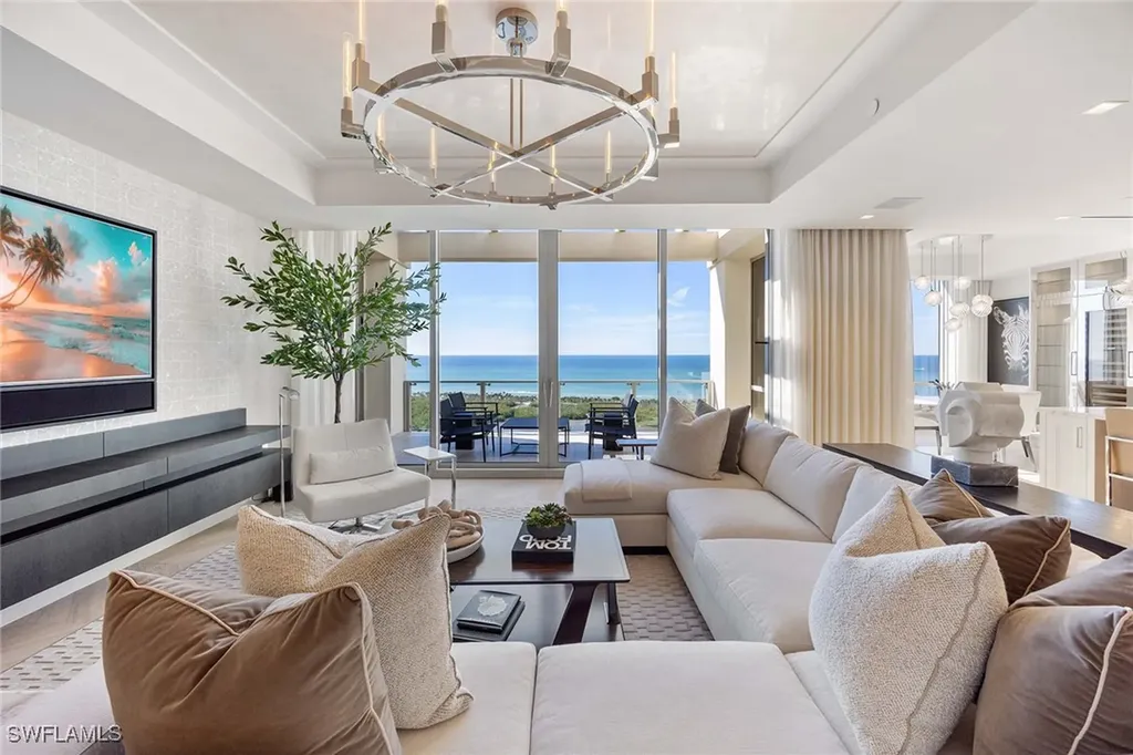 6897 Grenadier Boulevard Naples FL 34108