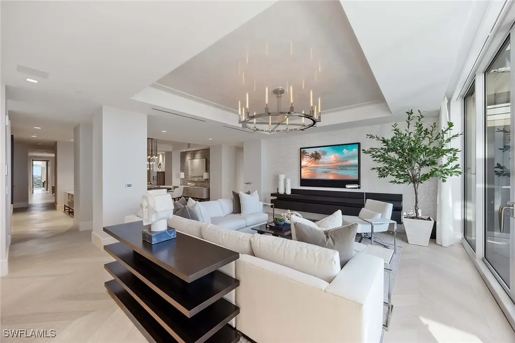 6897 Grenadier Boulevard Naples FL 34108