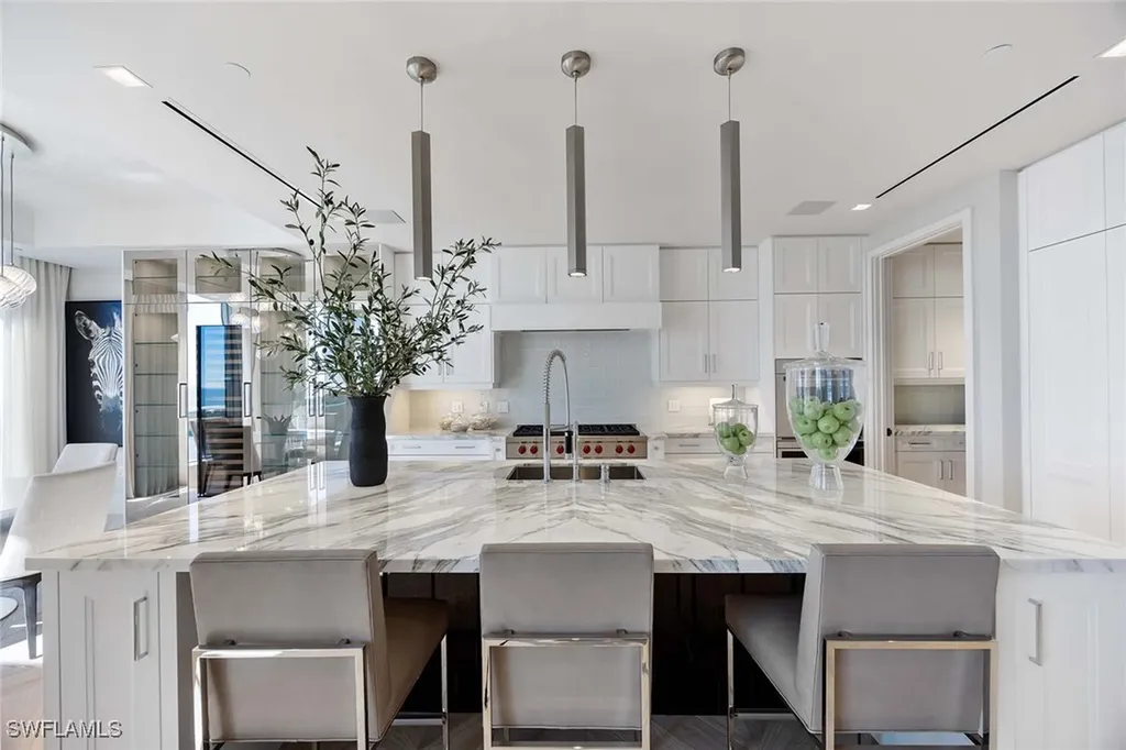 6897 Grenadier Boulevard Naples FL 34108