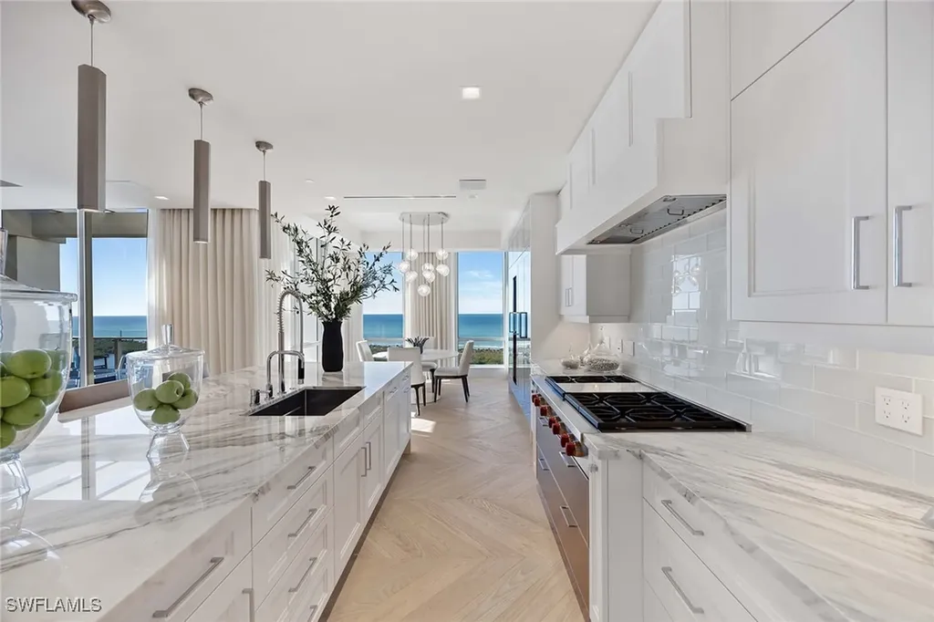 6897 Grenadier Boulevard Naples FL 34108