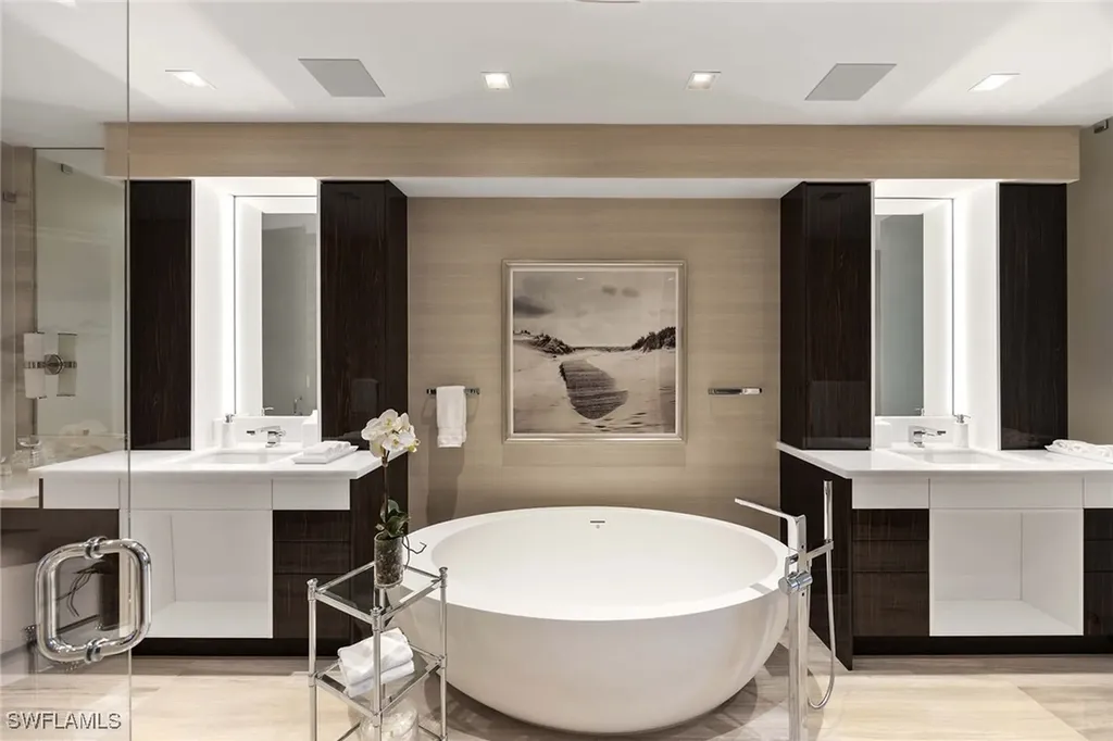 6897 Grenadier Boulevard Naples FL 34108