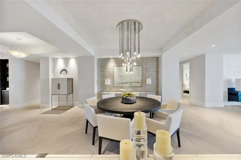 6897 Grenadier Boulevard Naples FL 34108