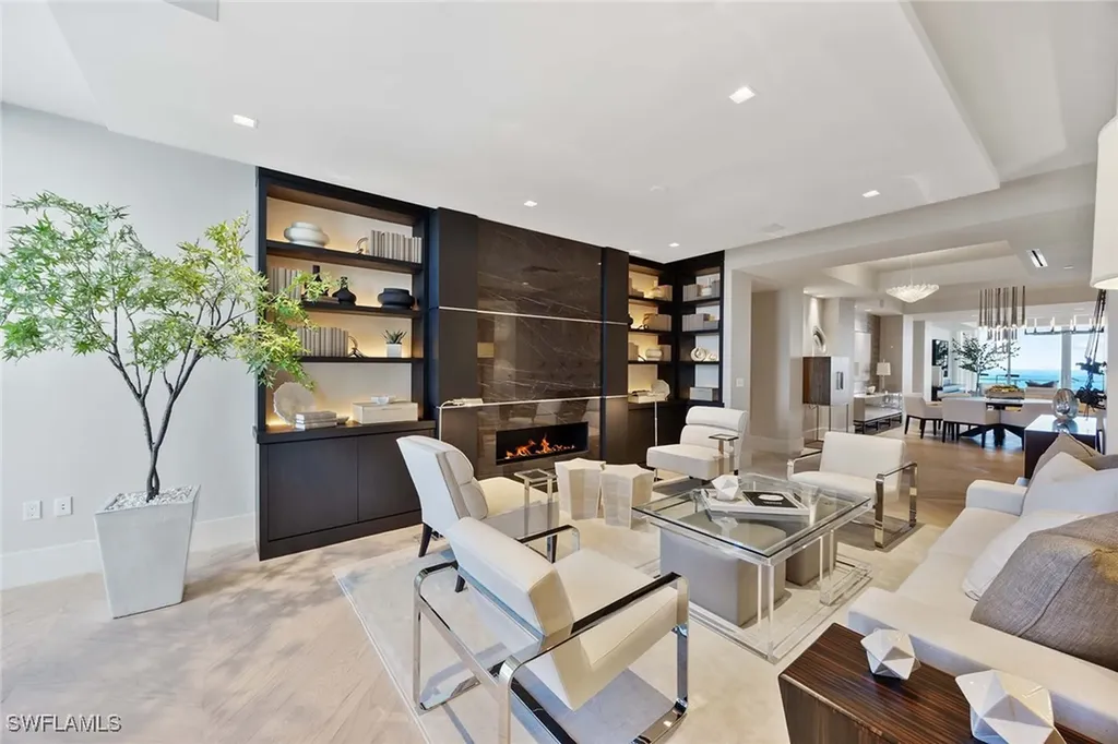 6897 Grenadier Boulevard Naples FL 34108