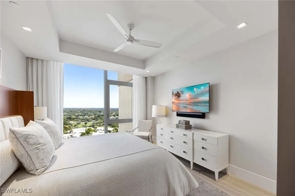 6897 Grenadier Boulevard Naples FL 34108