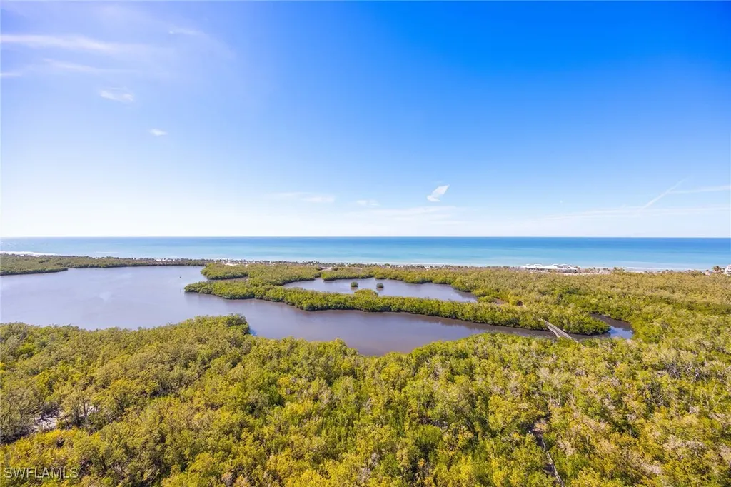 6897 Grenadier Boulevard Naples FL 34108