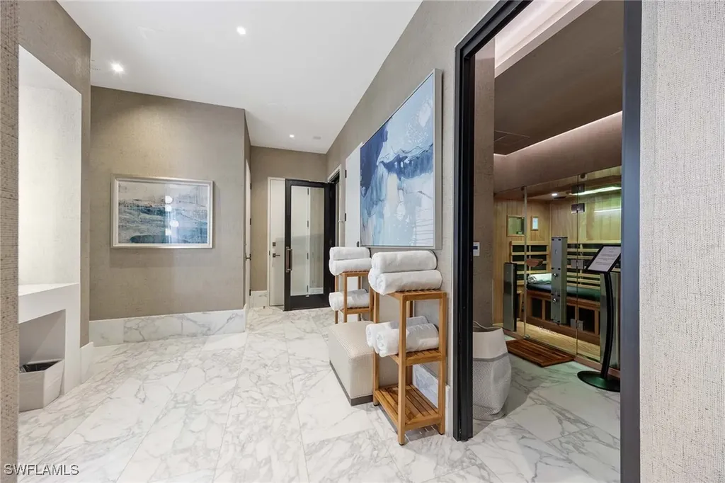 6897 Grenadier Boulevard Naples FL 34108