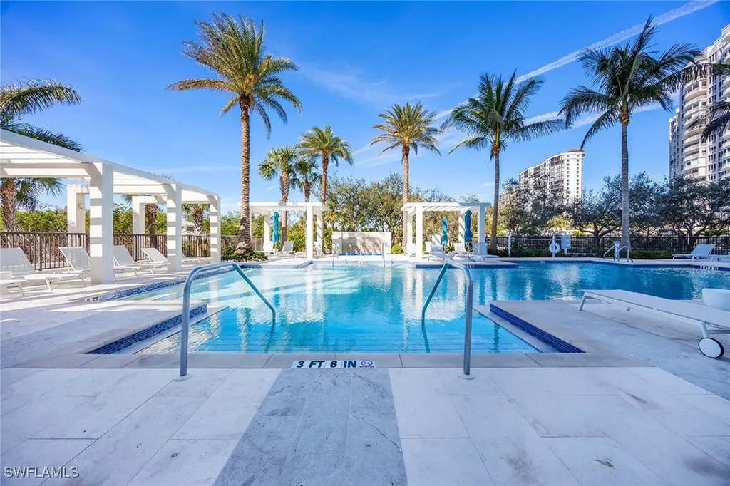 6897 Grenadier Boulevard Naples FL 34108