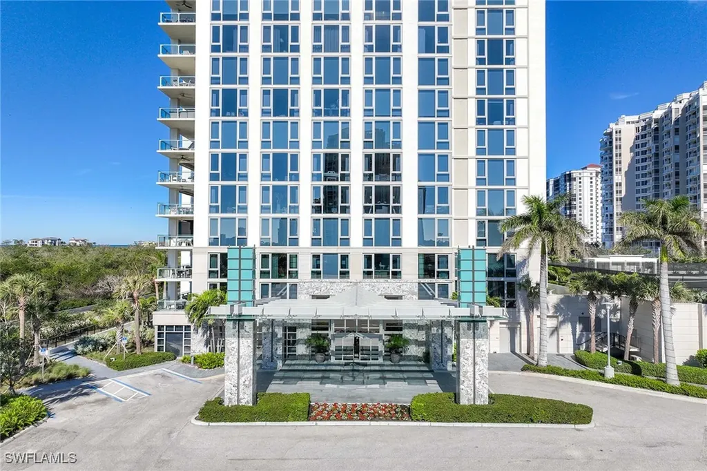 6897 Grenadier Boulevard Naples FL 34108