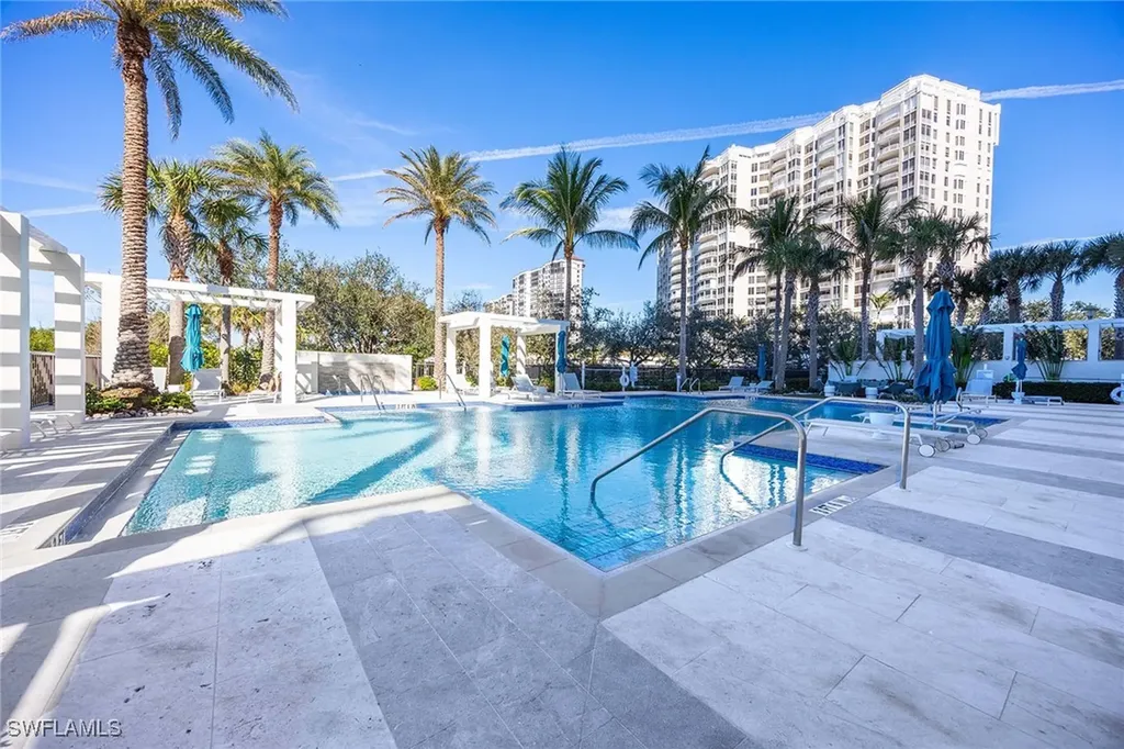 6897 Grenadier Boulevard Naples FL 34108