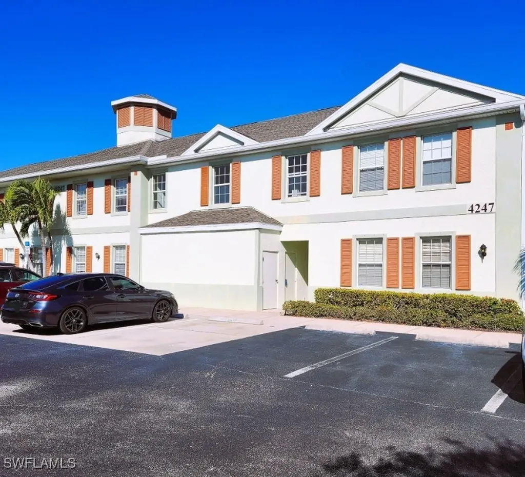 4247 Liron Avenue Fort Myers FL 33916