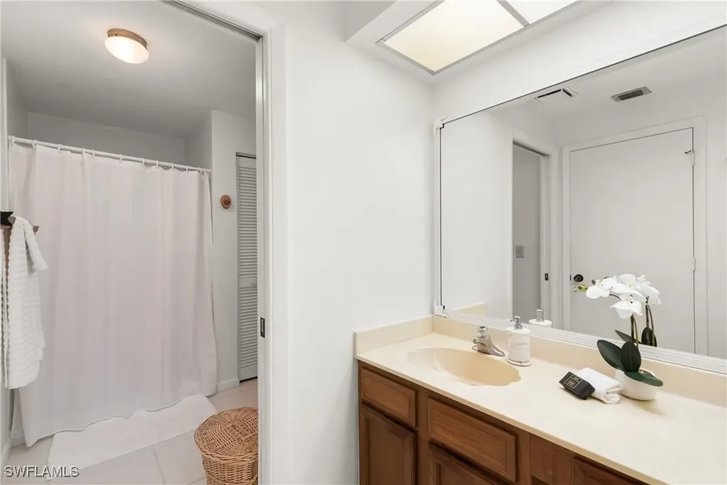 1833 Courtyard Way Naples FL 34112