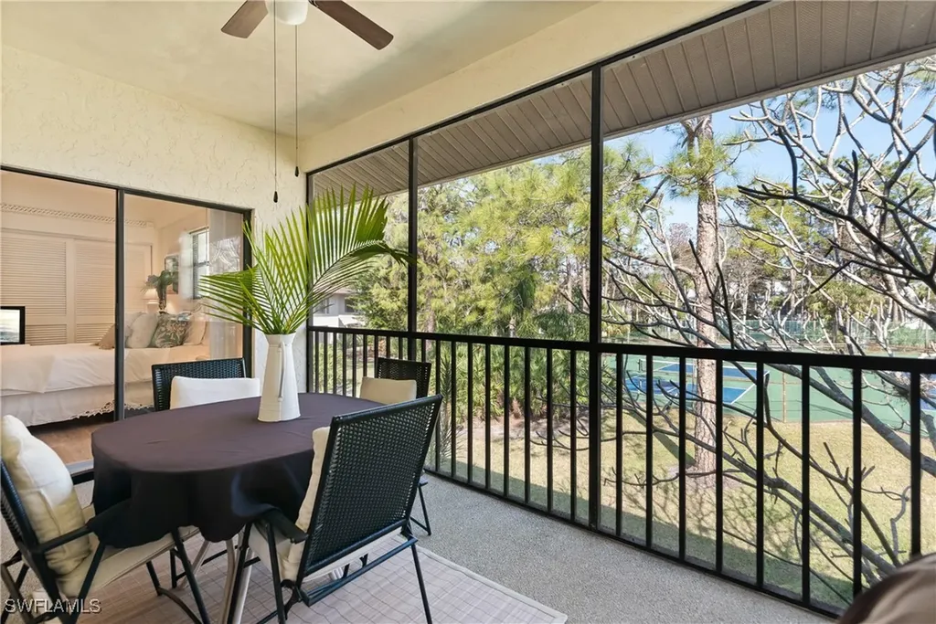 1833 Courtyard Way Naples FL 34112