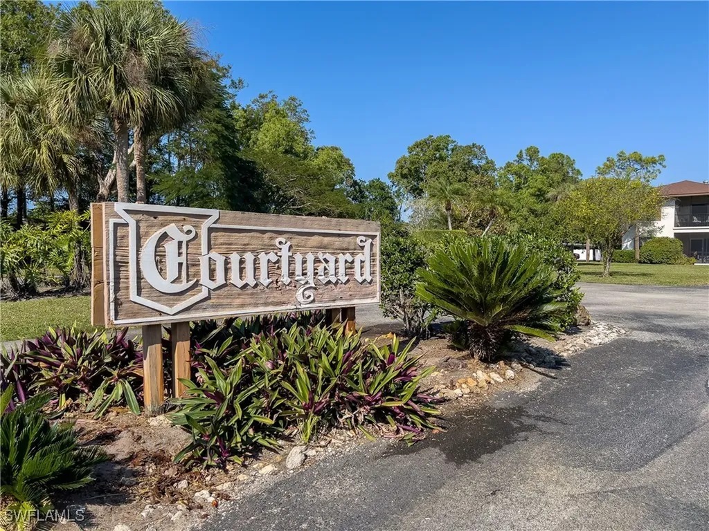 1833 Courtyard Way Naples FL 34112