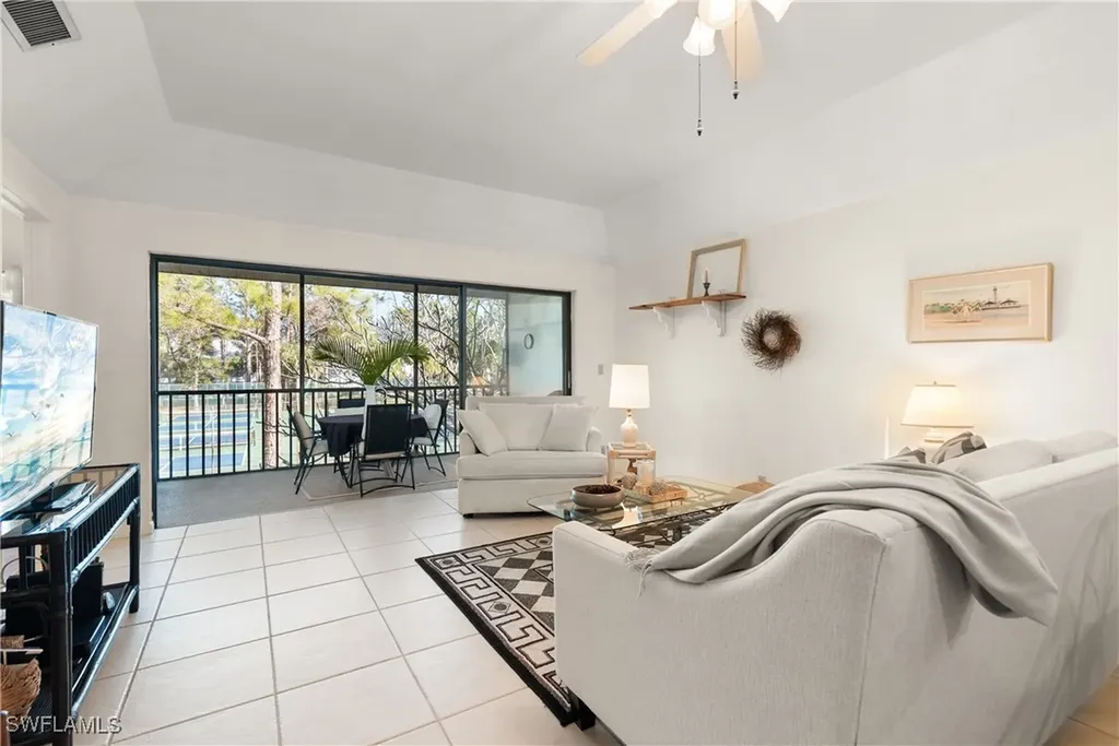1833 Courtyard Way Naples FL 34112