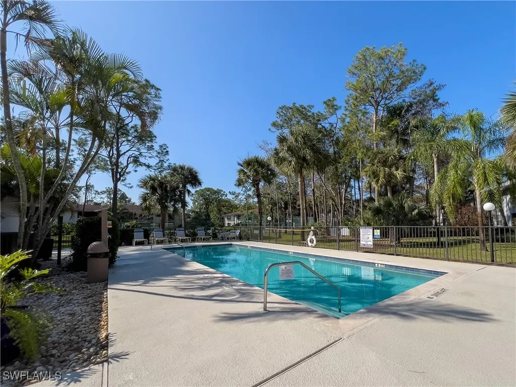 1833 Courtyard Way Naples FL 34112