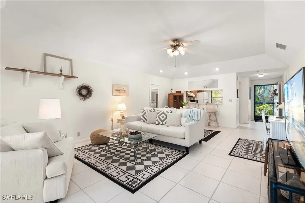 1833 Courtyard Way Naples FL 34112