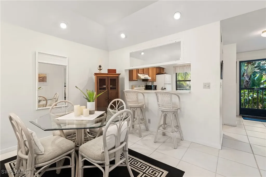 1833 Courtyard Way Naples FL 34112