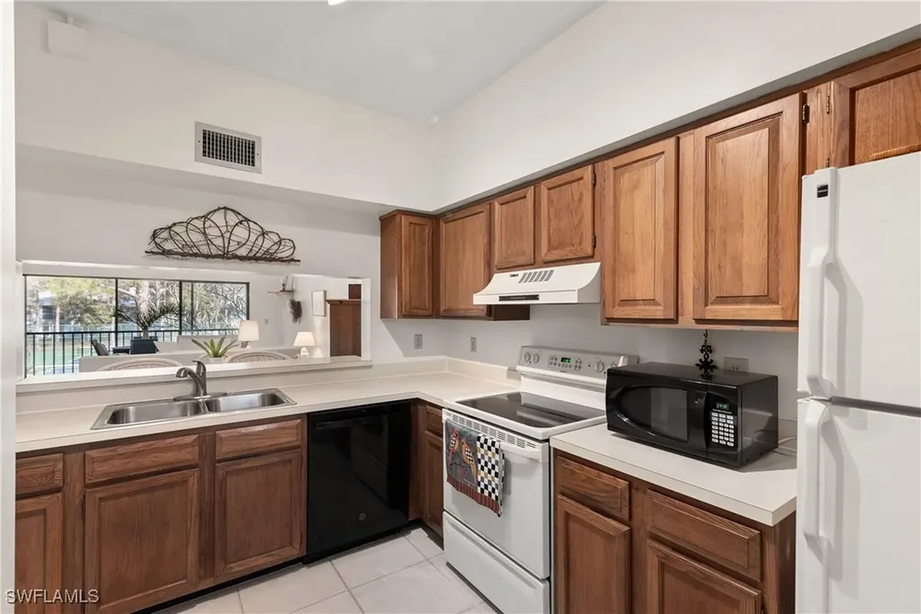 1833 Courtyard Way Naples FL 34112
