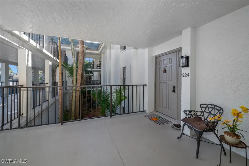 924 Wildwood Lane Naples FL 34105